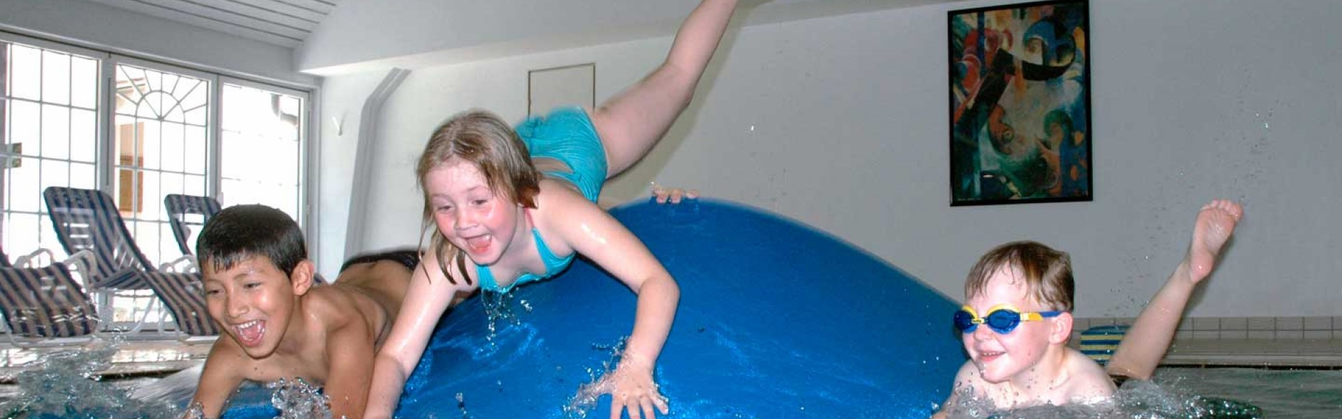 Mieten Sie das Schwimmbad Grevenbrück über www.aquatik.de. Mieten Sie das Schwimmbad Grevenbrück über www.aquatik.de.